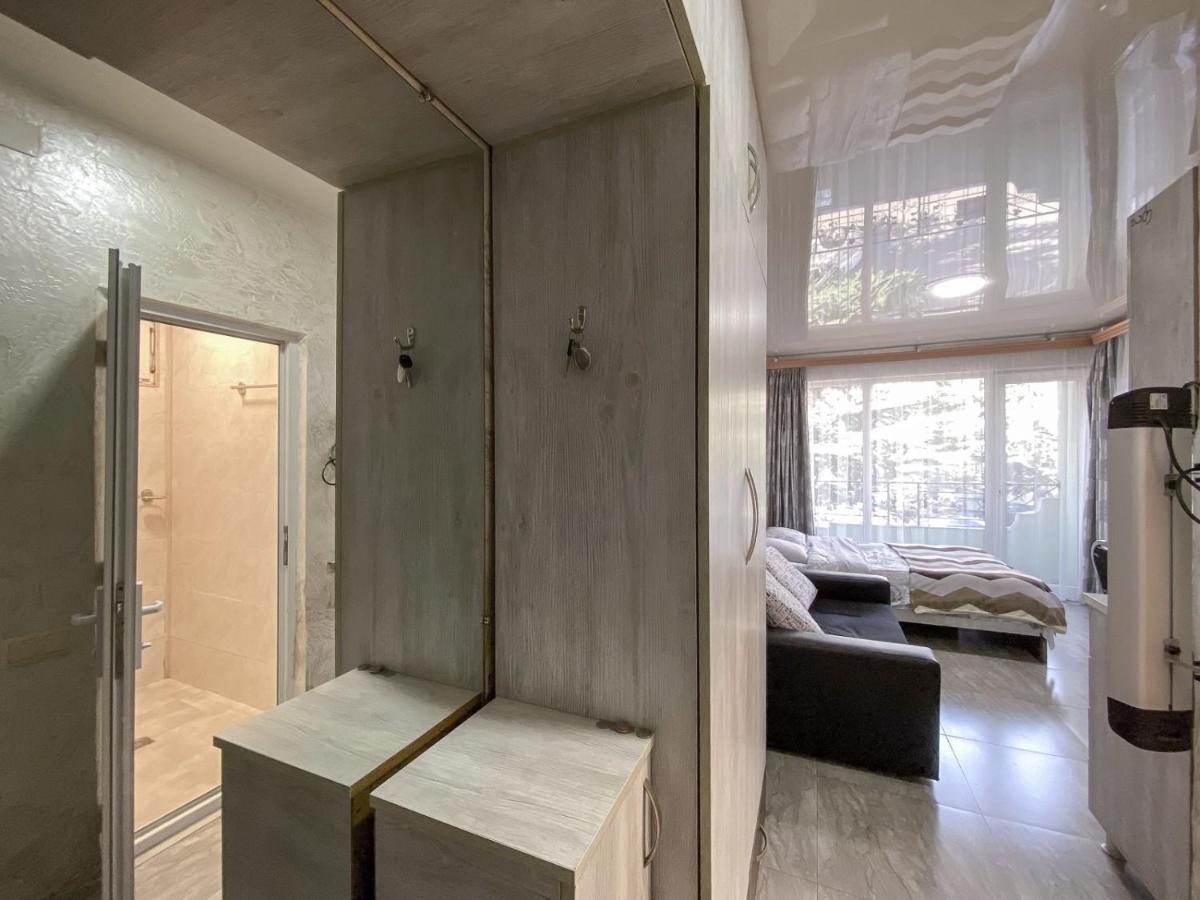 Apartment Studio Maksim 巴统 外观 照片